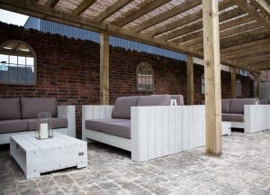 Outside seating area at Pasta di Piazza, Stone